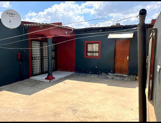 1 BEDROOM HOUSE FOR SALE IN NALEDI